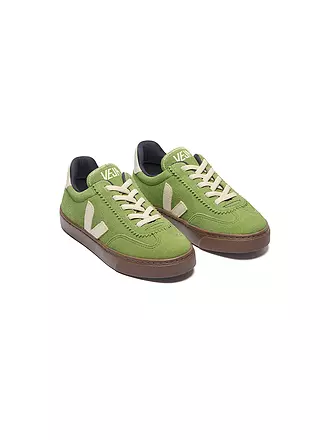 VEJA | Produktname: Kinder Sneakers SMALL VOLLEY
Marke: VEJA
Farbe: grün
Kategorien: Mode,Kinder,Jungen

Material: Leder
Musterung: Logo
Stil: Casual,Pure
Absatzhöhe: Flacher Absatz | 